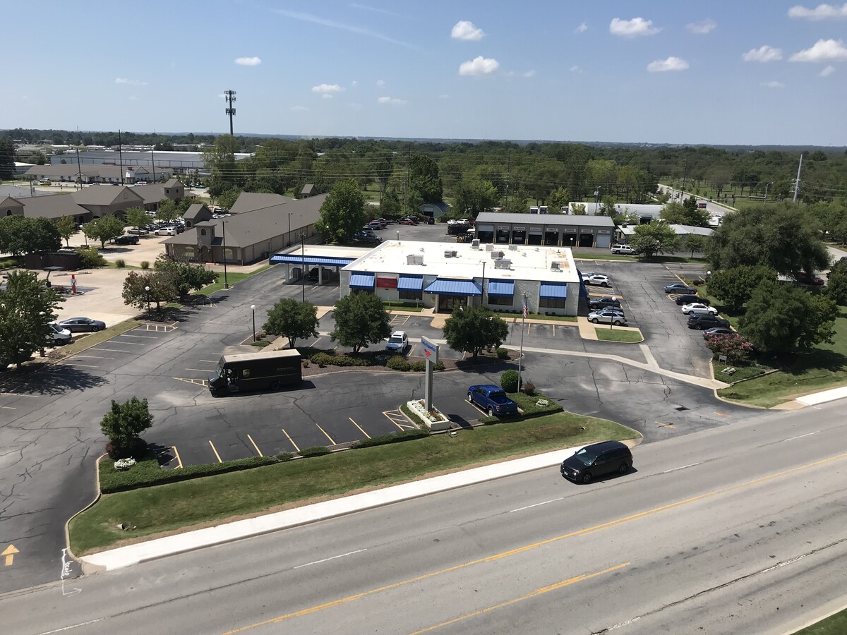 808 S Walton Blvd Bentonville AR 72712 Office Retail For Lease