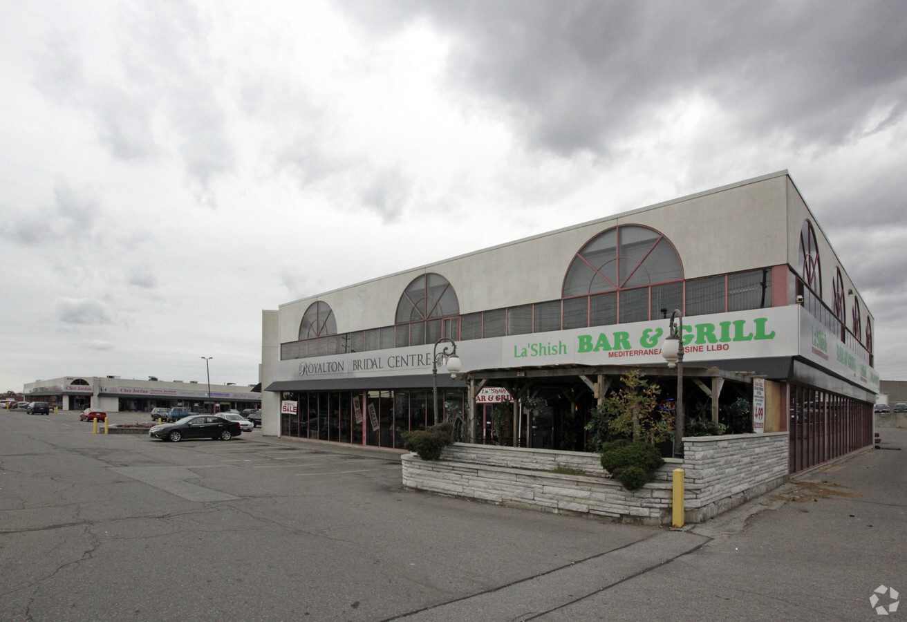 Steeles Ave W Vaughan On L L Y Steeles Corporate Centre