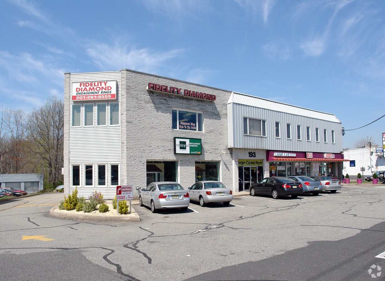193 Route 17 S, Paramus, NJ, 07652 Storefront Retail/Office Property