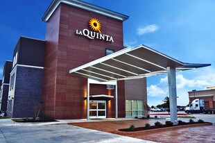 Hotels For 1310 Marketplace Dr Garland Tx