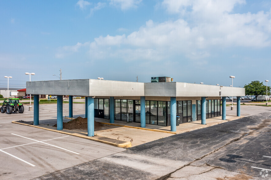 N Aspen Ave Broken Arrow Ok Used Car Building Loopnet