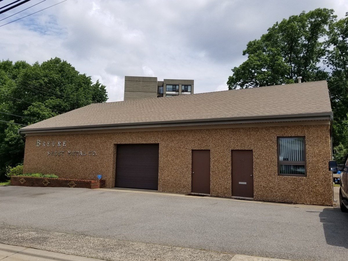 Commercial 44 Walman Ave