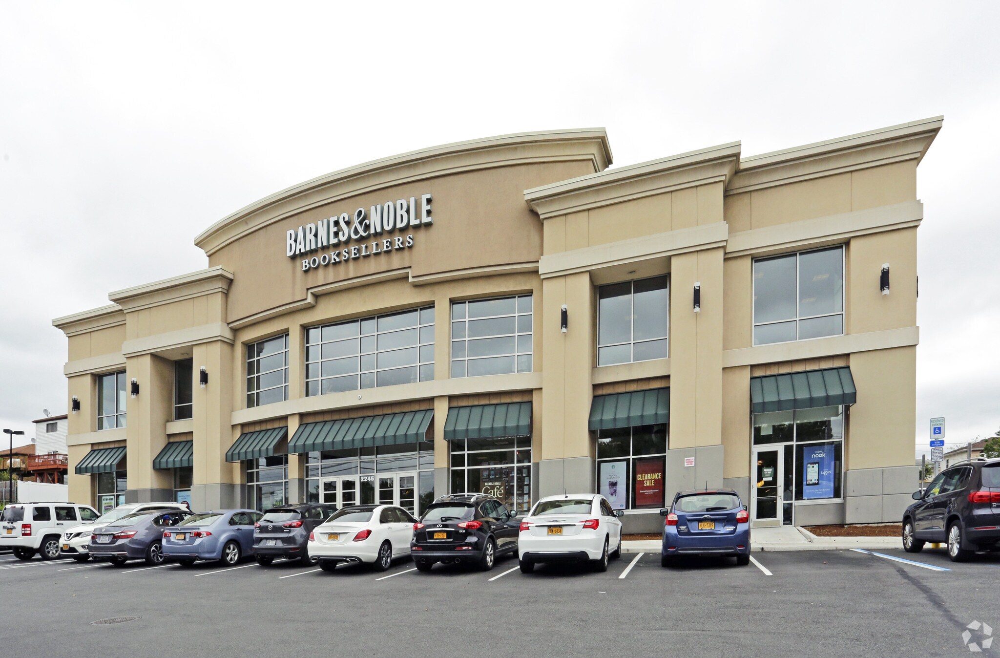 Cbre National 2245 Richmond Ave Freestanding Staten Island Ny
