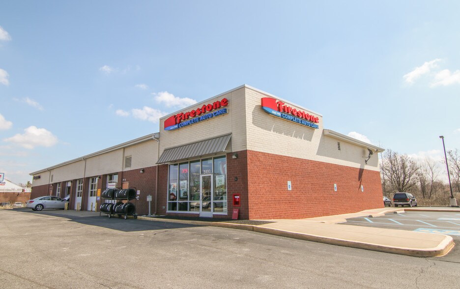 8400 N Lindbergh Blvd, Florissant, MO 63031