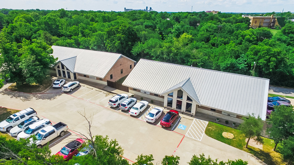 240 E Evergreen St, Sherman, TX for lease - Aerial - Image 3 of 7