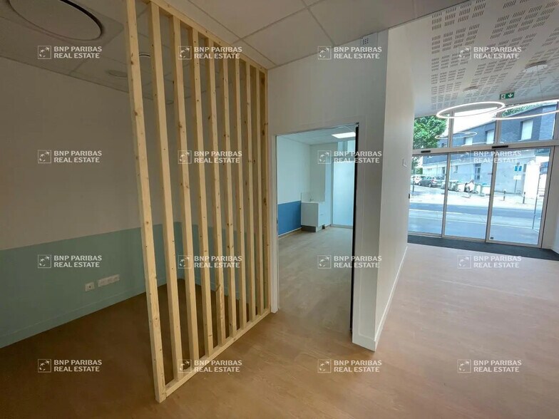 Office in Nantes for lease - Interior Photo - Image 2 of 14