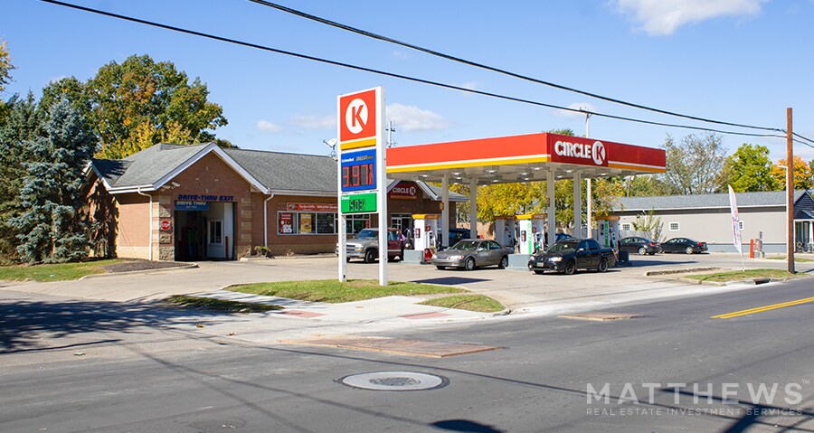 344 5th St NE, Barberton, OH for sale - Building Photo - Image 1 of 1