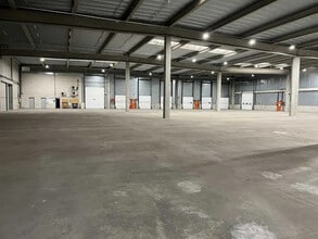 14 Avenue Maréchal Juin, Saint-Laurent-de-Mure for lease Interior Photo- Image 1 of 2