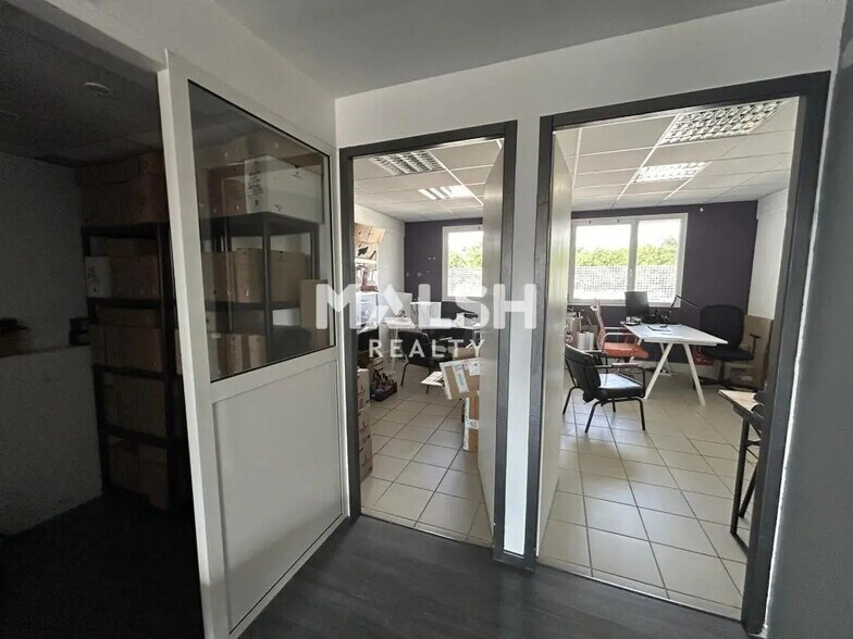 Office in Brignais for lease - Interior Photo - Image 3 of 7