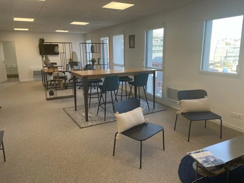 Office in Brest for lease - Interior Photo - Image 1 of 5