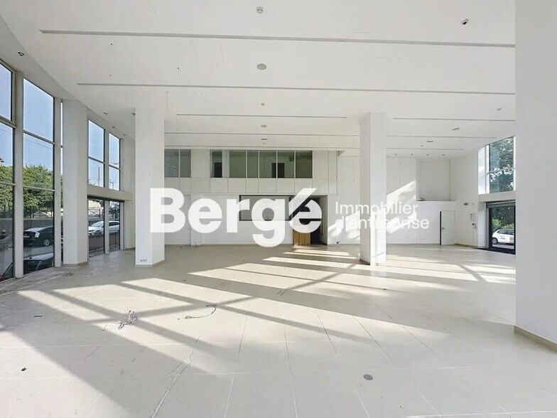 Retail in Le Cannet for sale - Lobby - Image 2 of 8