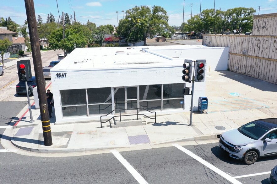 1647-1649 E 1st St, Santa Ana, CA for sale - Building Photo - Image 2 of 5