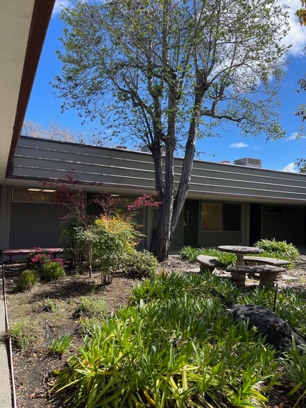 1615 Hill Rd, Novato, CA for lease - Building Photo - Image 2 of 10