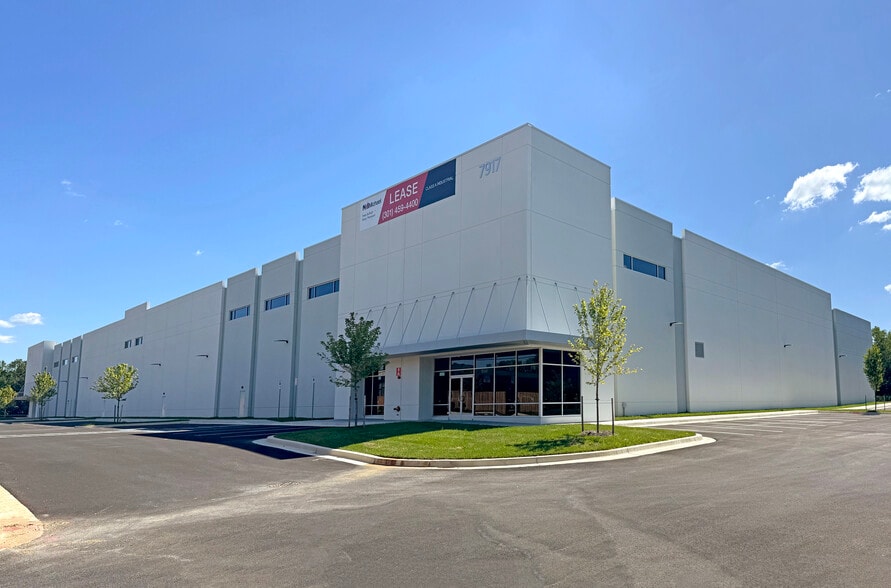 7917 Fernham Ln, District Heights, MD for lease - Building Photo - Image 1 of 12