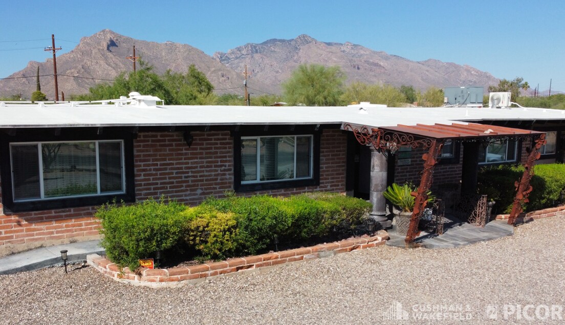 1102 W Ina Rd, Tucson, AZ for sale Primary Photo- Image 1 of 12