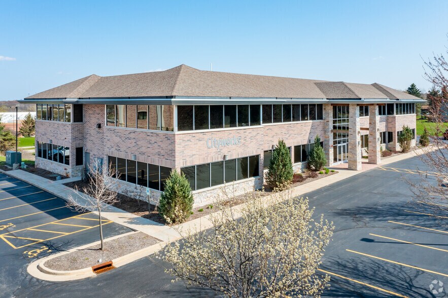 2021 S 18th Ave, West Bend, WI 53095