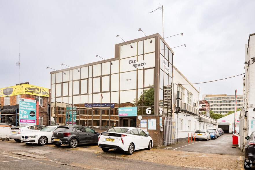 4-6 Wadsworth Rd, Greenford for lease - Building Photo - Image 1 of 8