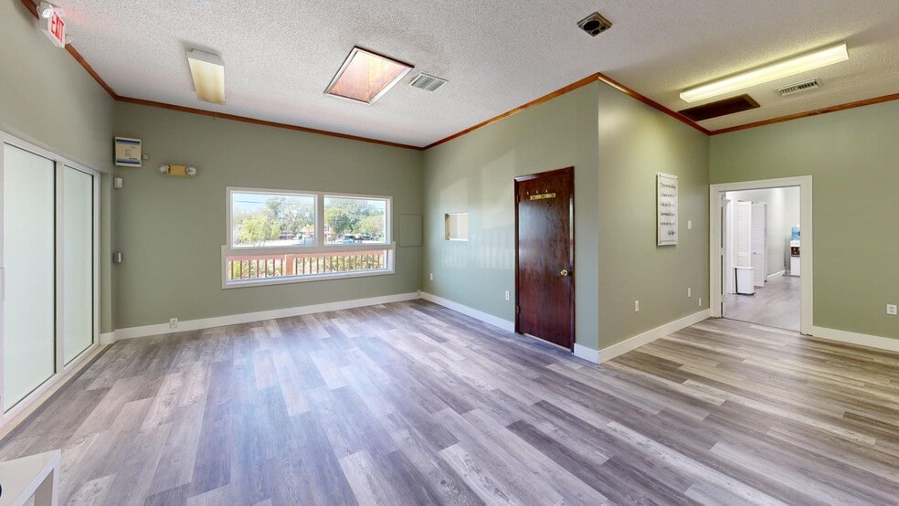 103301 Overseas Hwy, Key Largo, FL for sale - Interior Photo - Image 2 of 21