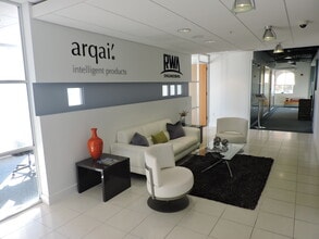 6610 Willow Park Dr, Naples, FL for lease Interior Photo- Image 2 of 6