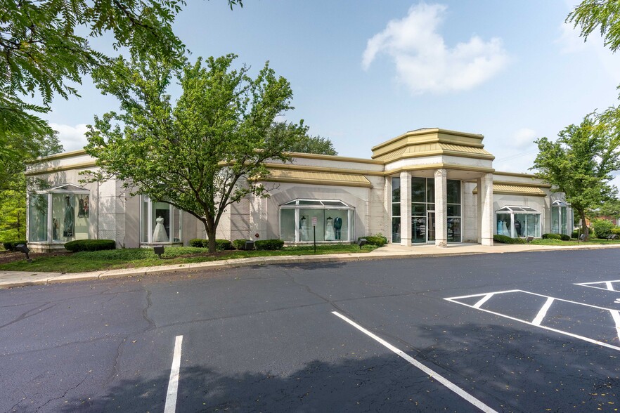 607 E Golf Rd, Schaumburg, IL for sale - Building Photo - Image 2 of 26