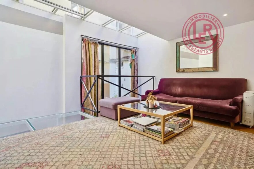 Office in Paris for lease - Interior Photo - Image 1 of 3