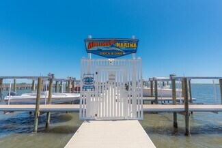 Mulligan's Marina - Pub