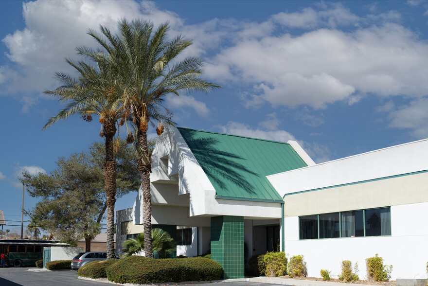 2965 S Jones Blvd, Las Vegas, NV for sale - Building Photo - Image 1 of 7