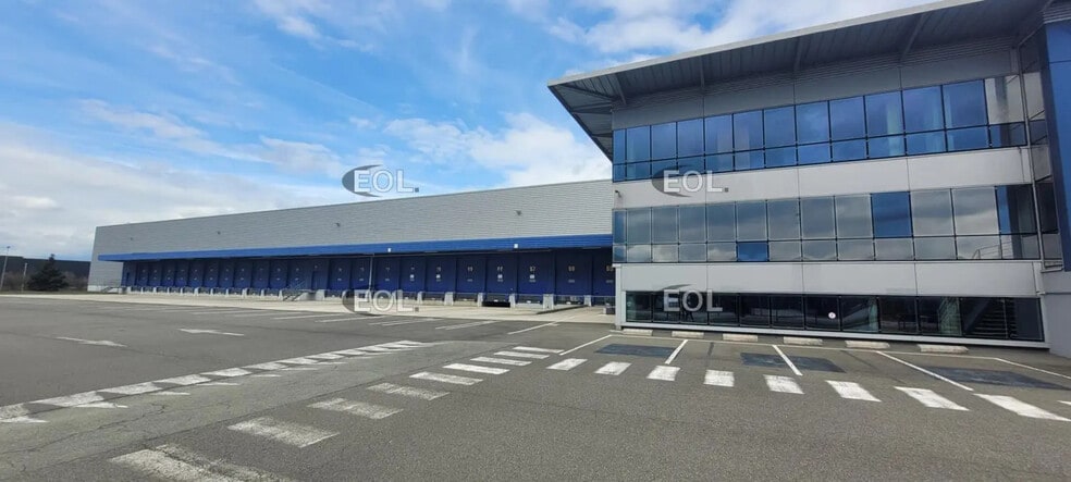 Industrial in Étupes for lease - Building Photo - Image 2 of 7