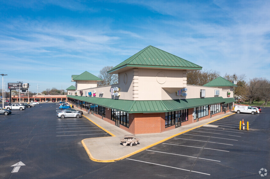 3929-3965 Taylorsville Rd, Louisville, KY for sale - Building Photo - Image 1 of 1