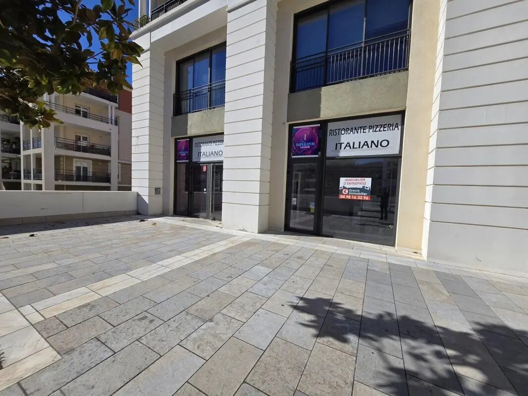 Retail in Toulon for lease Building Photo- Image 1 of 9