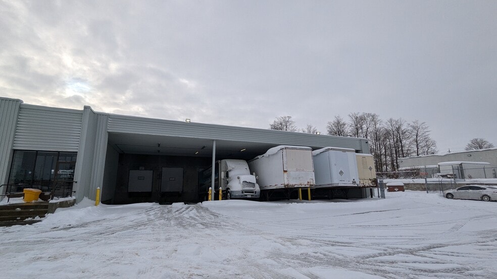 1011 Hubrey Rd, London, ON for lease - Building Photo - Image 2 of 8