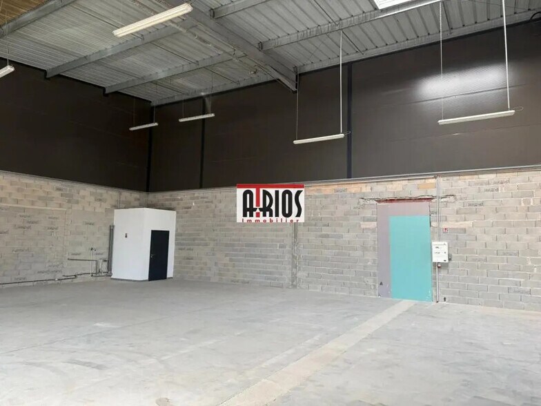 Industrial in Brignoles for lease - Building Photo - Image 3 of 16