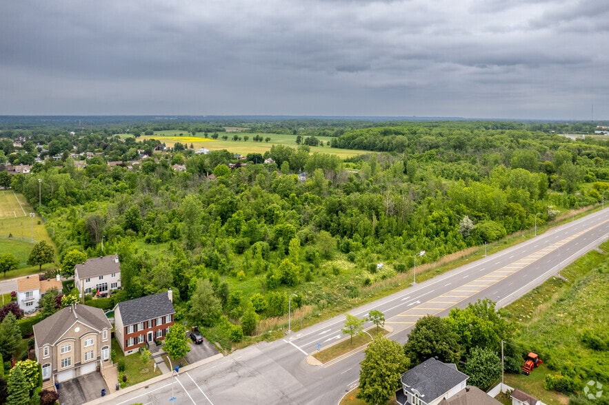 563 Rue Paillé, Laval, QC for sale - Aerial - Image 3 of 4