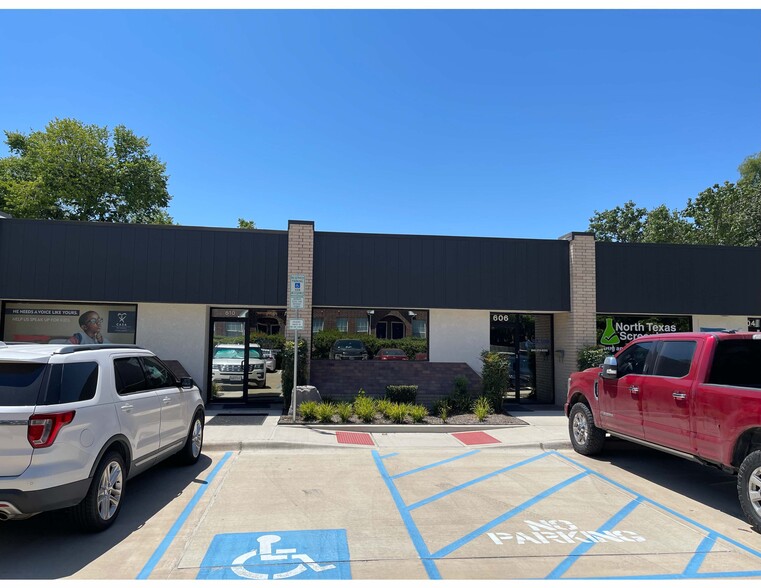 604-610 N Bell Ave, Denton, TX for lease - Building Photo - Image 1 of 2