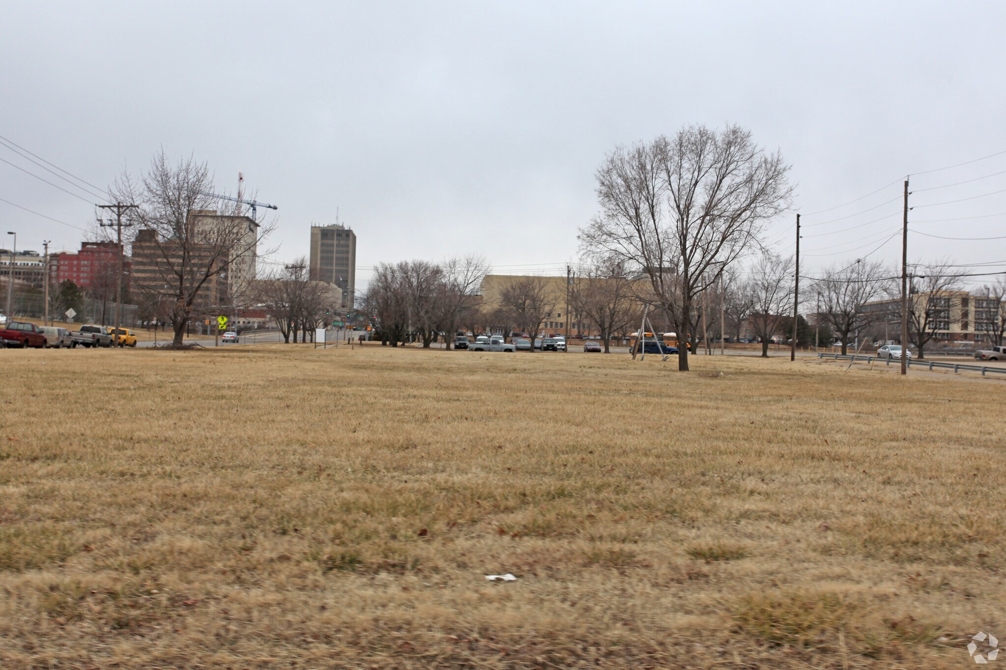 SE 8th Ave, Topeka, KS for sale Primary Photo- Image 1 of 1