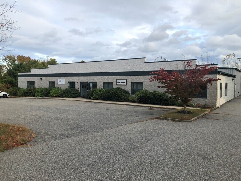 25 Sharpe Dr, Cranston, RI for sale - Building Photo - Image 1 of 1