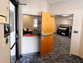 1655-1661 Old Philadelphia Pike, Lancaster, PA for lease Interior Photo- Image 2 of 12