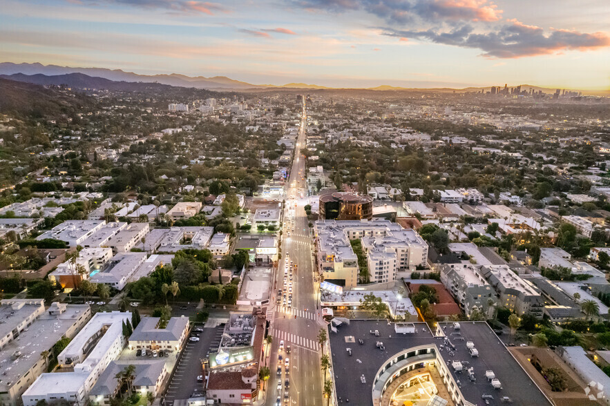 7979 W Sunset Blvd, Los Angeles, CA for lease - Primary Photo - Image 2 of 12