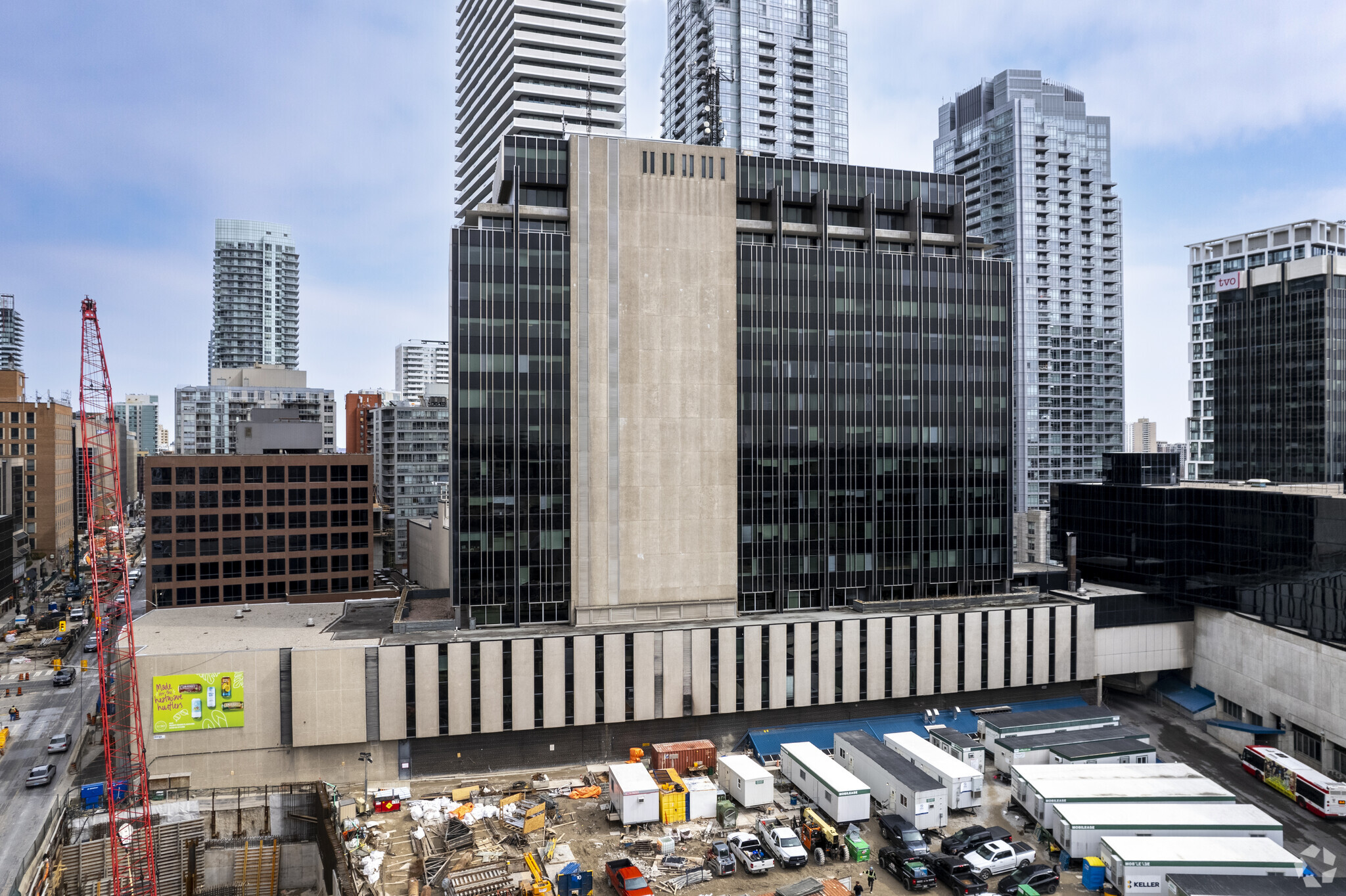 2200 Yonge St, Toronto, ON for lease Primary Photo- Image 1 of 4