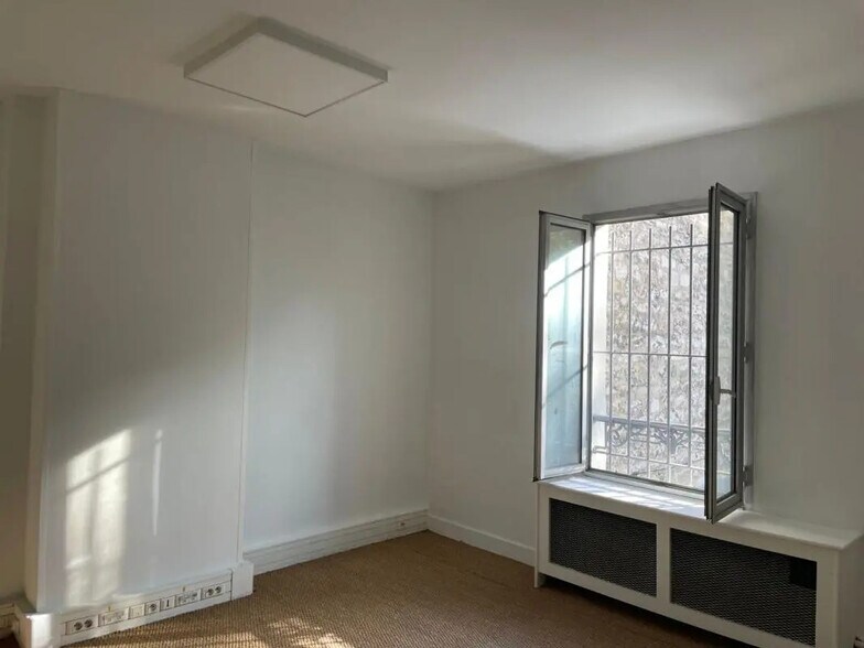 Flex in Malakoff for lease - Interior Photo - Image 2 of 7