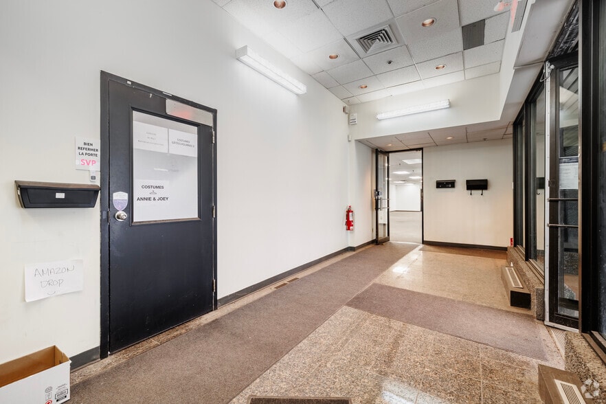 2325 Rue Dandurand, Montréal, QC for lease - Interior Photo - Image 1 of 18