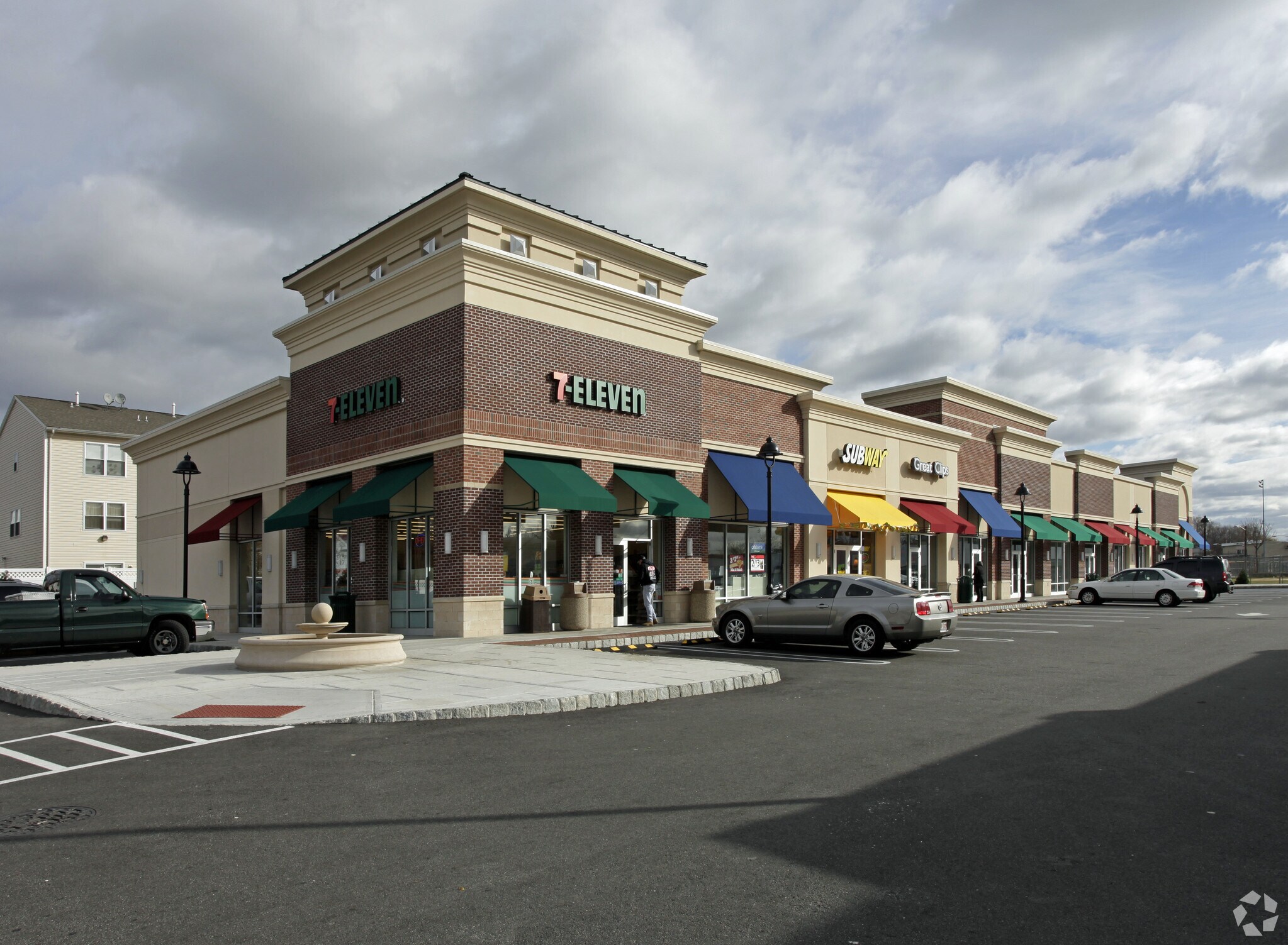 170172 Main St, Lodi, NJ 07644 Mid Towne Plaza