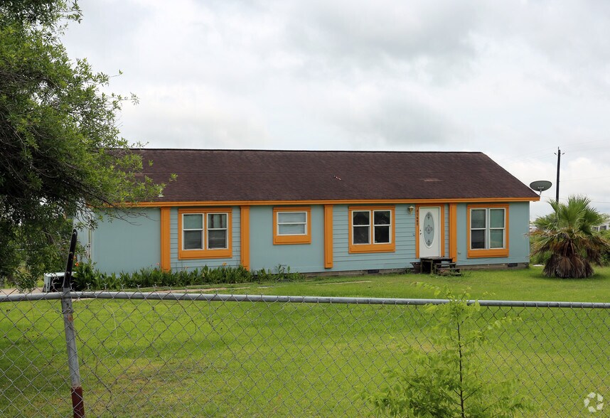 10115 Belknap Rd, Sugar Land, TX 77498