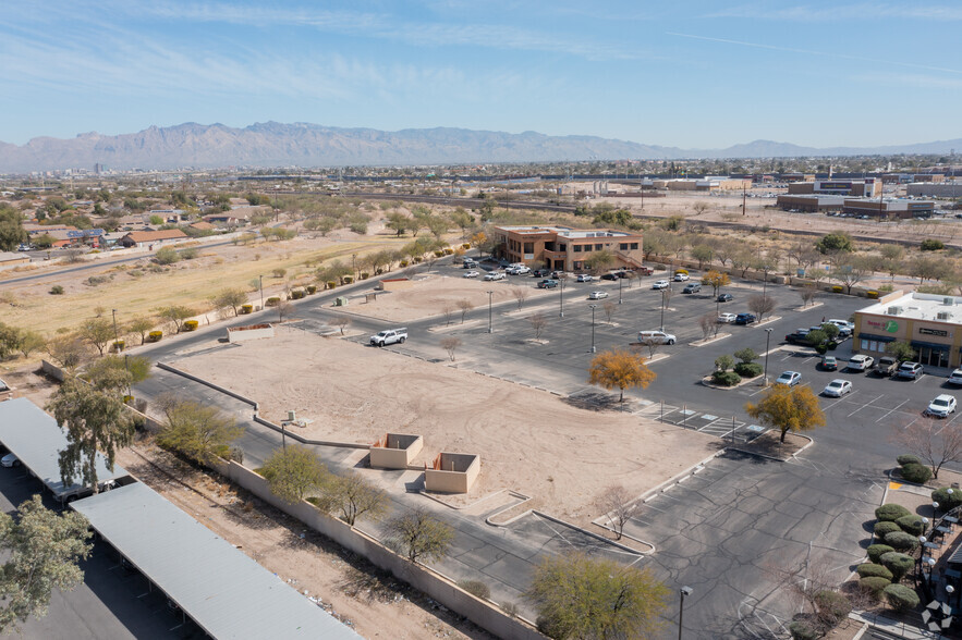 1370 W Irvington Rd, Tucson, AZ for lease - Aerial - Image 3 of 6