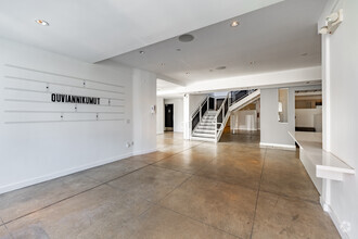 8240 W Sunset Blvd, West Hollywood, CA for lease Interior Photo- Image 2 of 19