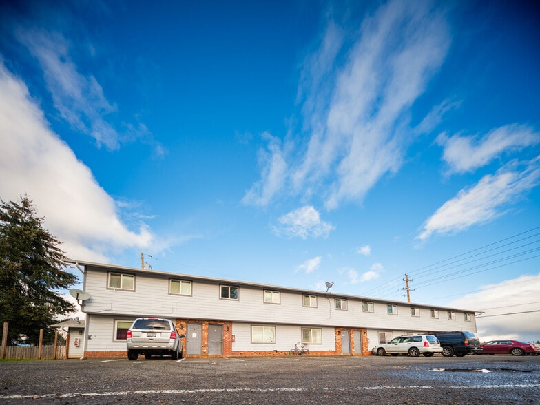 1267 SE Holman Ave, Dallas, OR for sale - Building Photo - Image 3 of 12