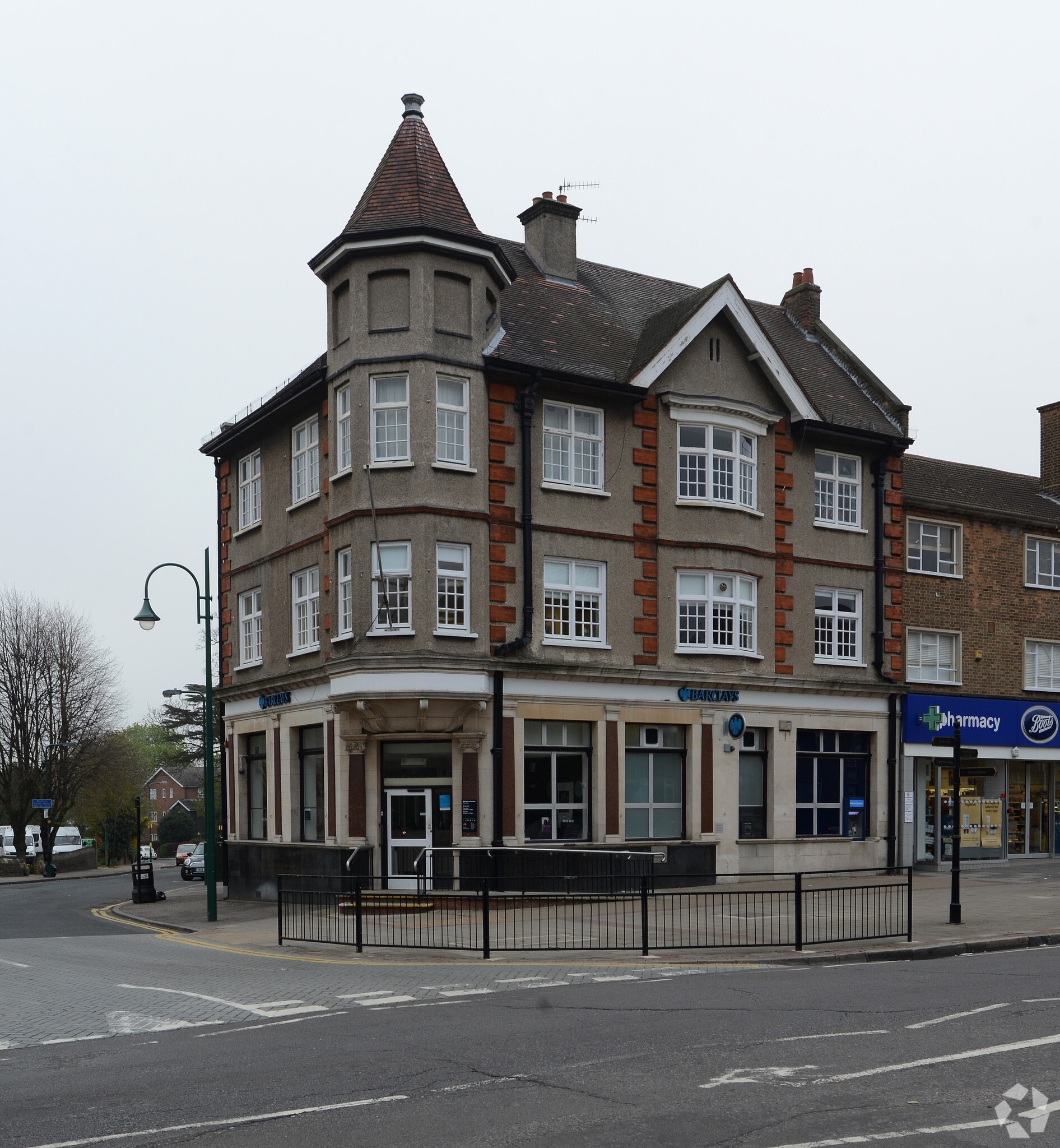 52-58 High St, London for sale Primary Photo- Image 1 of 1