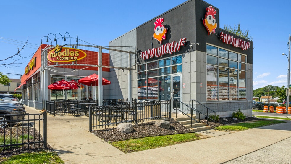 2725-2735 W Oklahoma Ave, Milwaukee, WI for sale - Building Photo - Image 2 of 8