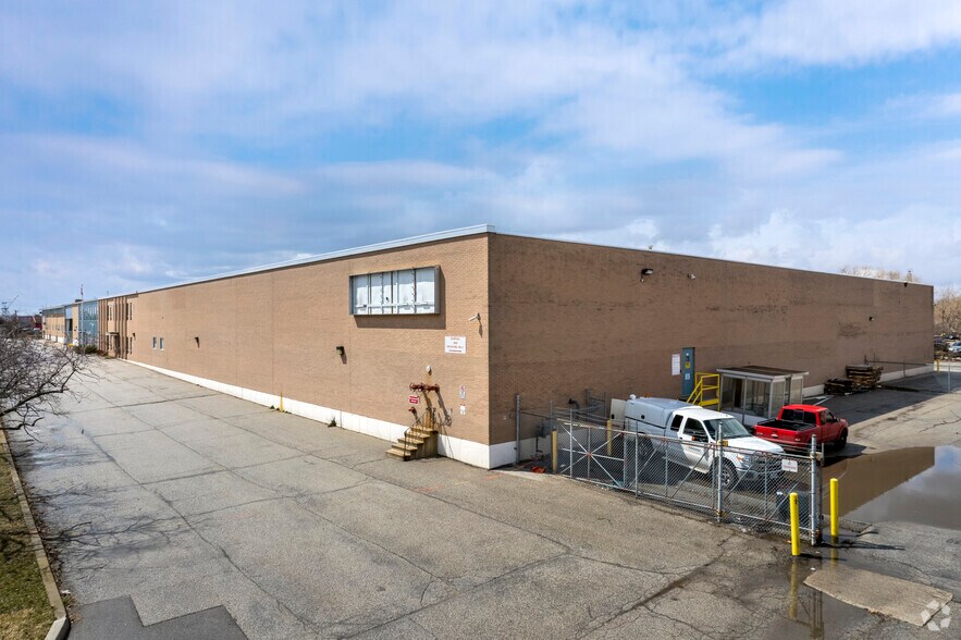 1485 Speers Rd, Oakville, ON for lease - Building Photo - Image 2 of 5