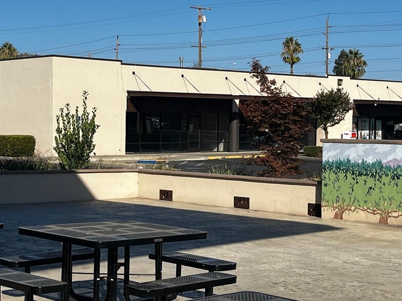 400 E Kettleman Ln, Lodi, CA for lease - Building Photo - Image 1 of 6